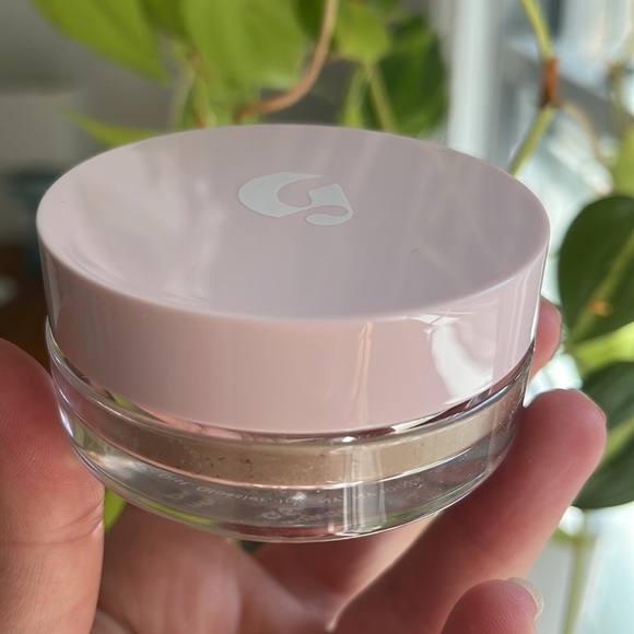 Glossier Other - Glossier Wowder G5-G7